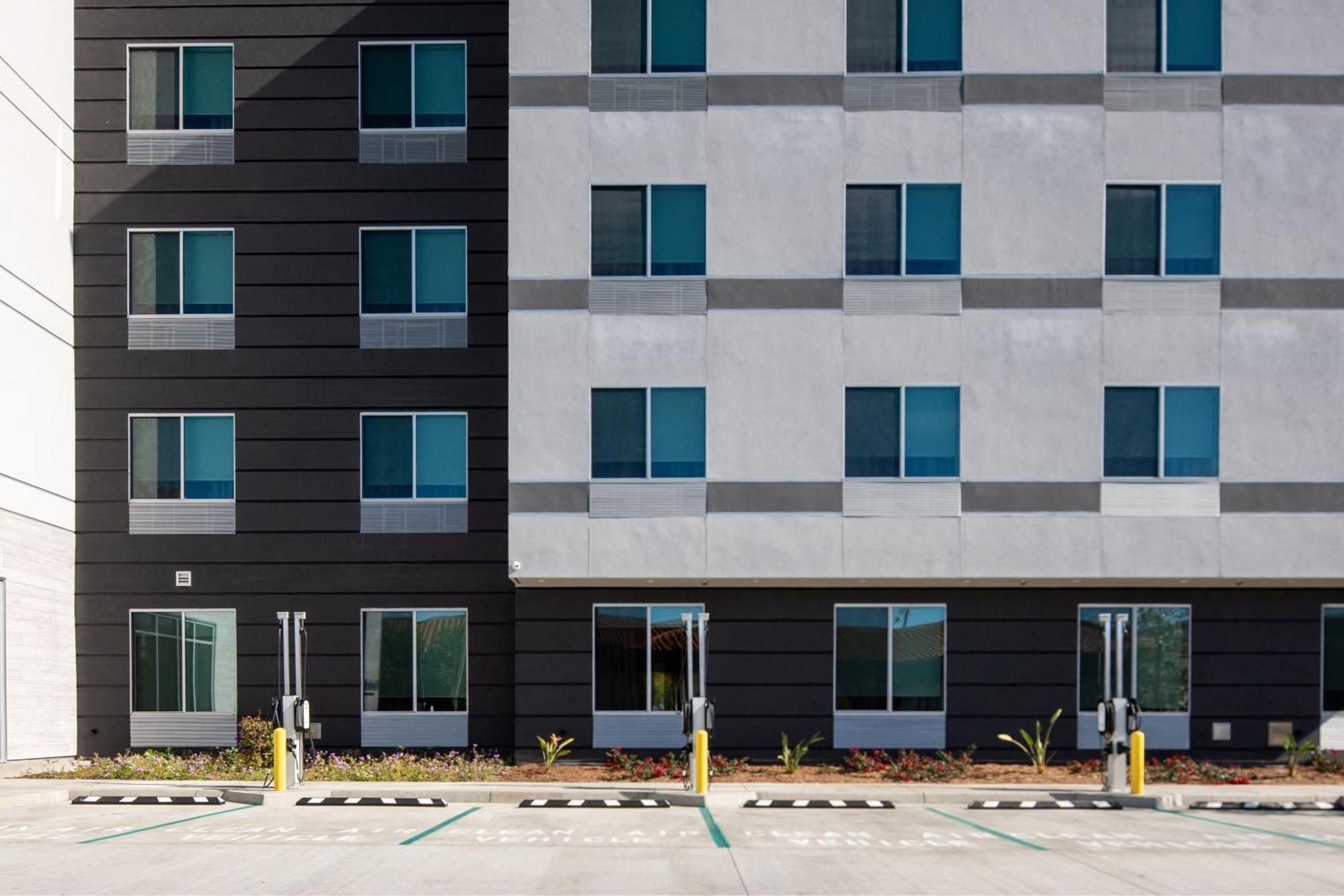 Fairfield By Marriott Inn & Suites Anaheim Los Alamitos Exterior foto